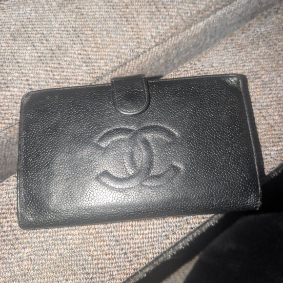 Chanel wallet - Picture 1 of 6